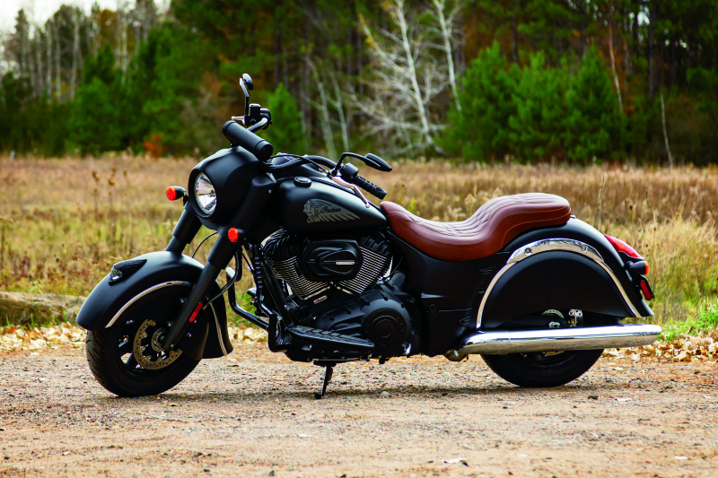 Empuñaduras de lanza Kuryakyn para espadas indias negras