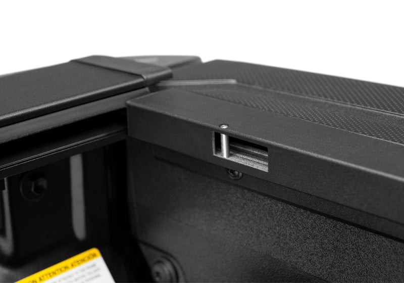 Cubierta retráctil Roll-N-Lock de 5 pies para Toyota Tacoma Serie M 2024