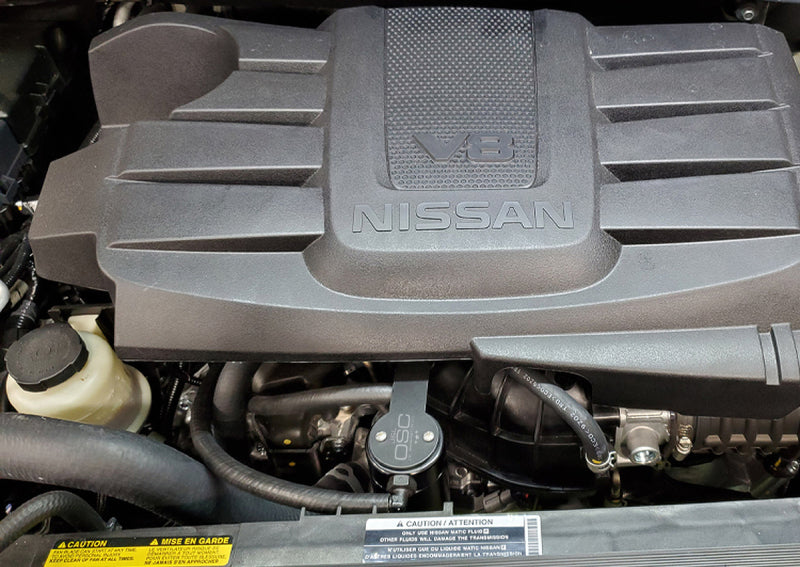 J&amp;L Ölabscheider 3.0 für 16-23 Nissan Titan 5.6L Beifahrerseite – Schwarz eloxiert