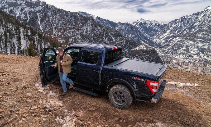 AMP Research 22–23 Ford F-250/350/450 alle Kabinen (passt nur auf Sync 4-Modelle) PowerStep Plug N Play – Schwarz