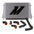 Mishimoto 2015+ VW MK7 Golf TSI / GTI / R Performance Ladeluftkühler-Kit mit Rohren (schwarz)