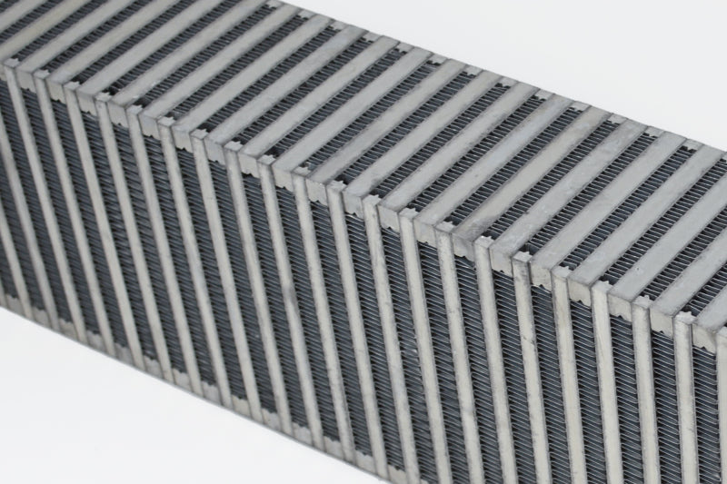 Intercooler de placa y barra de alto rendimiento CSF ​​(flujo vertical) - 24 in de largo x 6 in de alto x 3,5 in de ancho