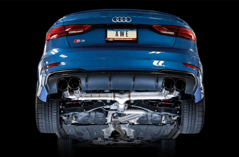 Escape AWE Tuning Audi 8V S3 Track Edition con puntas negras de diamante de 102 mm