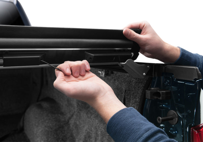 BAK 21-22 Ford F-150 (inkl. 2022 Lightning) Revolver X2 5,7 Fuß Bettabdeckung