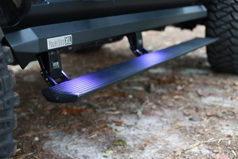 AMP Research 2007–2013 Chevy Silverado 1500 Extended/Crew PowerStep XL – Schwarz