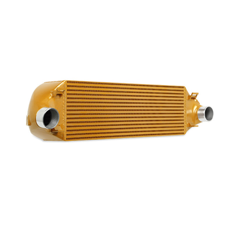 Mishimoto 2013+ Ford Focus ST Gold-Ladeluftkühler mit schwarzen Rohren