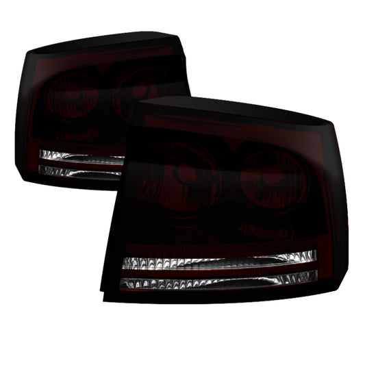 Luces traseras estilo OEM Xtune Dodge Charger 05-08 en color rojo oscuro ALT-JH-DC05-OE-RSM