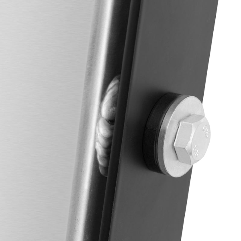 Mishimoto 97-04 Ford Mustang mit Stabilisatorsystem, automatischer Aluminiumkühler